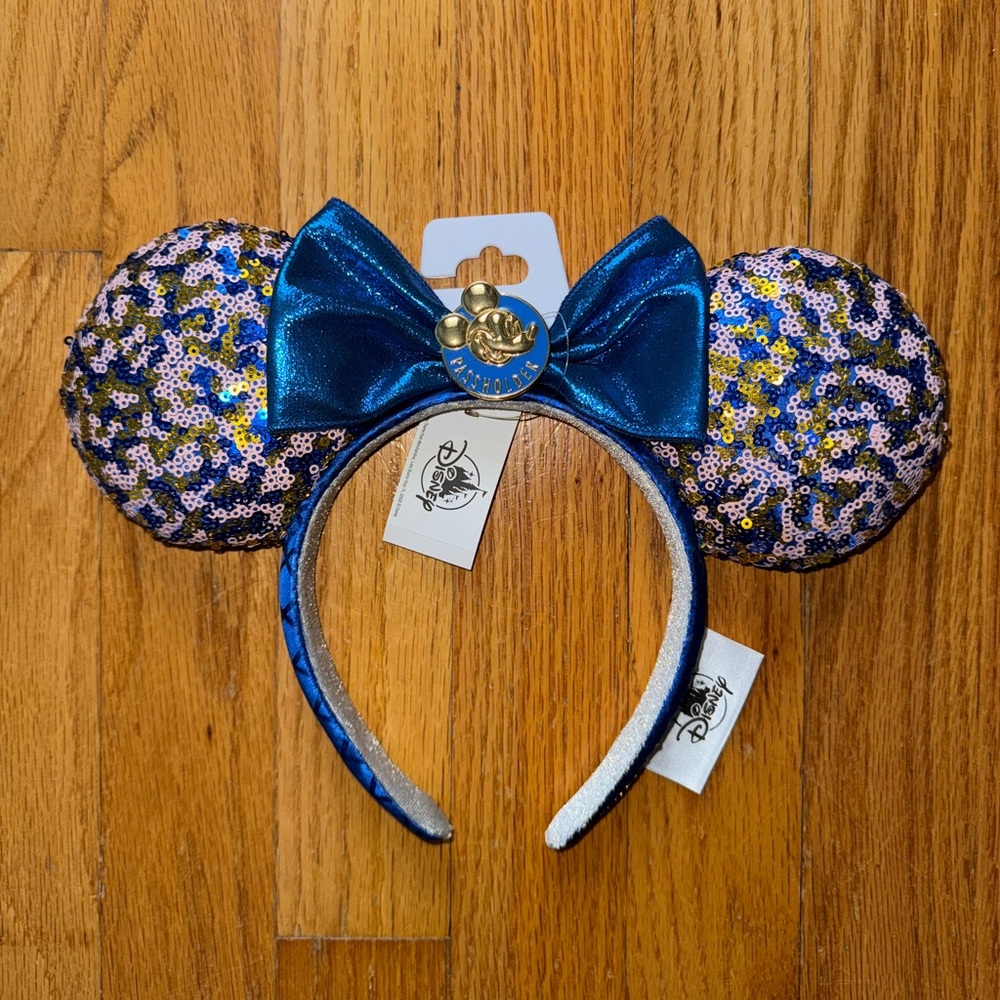 BRAND NEW with Tags Walt Disney World Exclusive Annual Passholder Mickey Ears